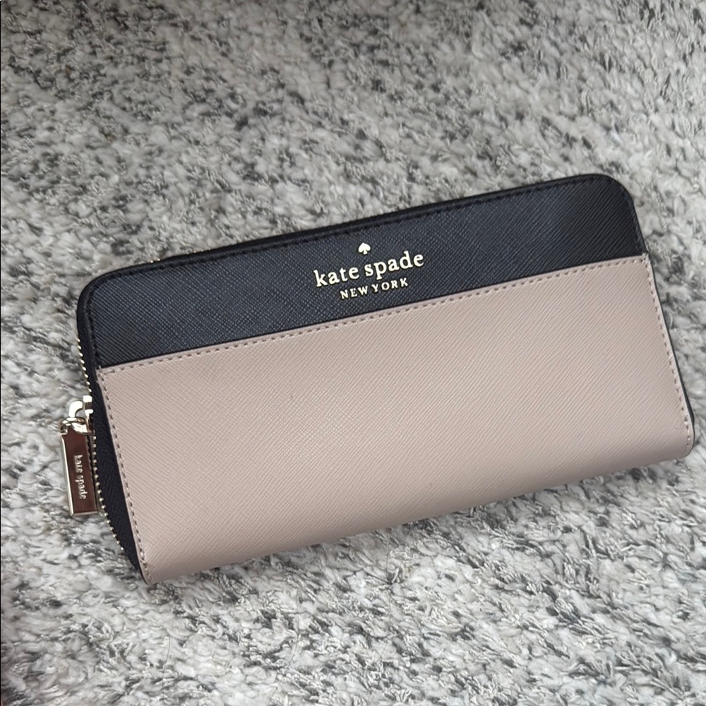 Kate Spade Black and Tan Wallet